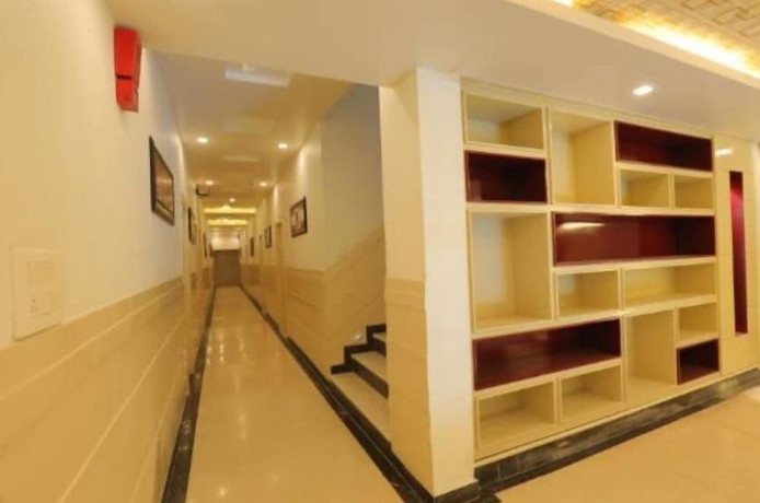 Imagen de la habitación del Hotel Sahibs Red Carpet. Foto 11