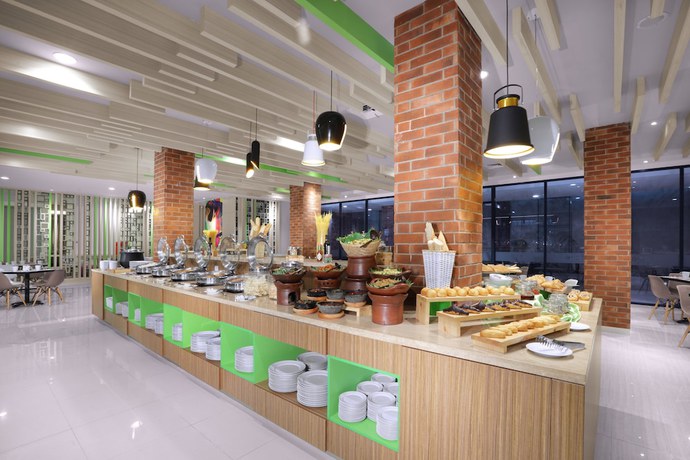 Imagen del bar/restaurante del Hotel Sahid Bandara Soekarno Hatta. Foto 2