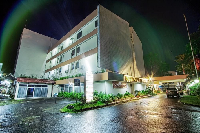 Imagen de los exteriores del Hotel Sahid Kawanua Manado. Foto 12
