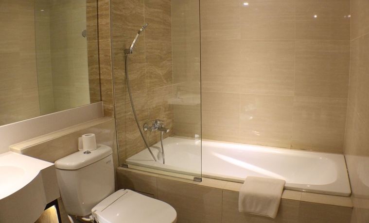 Imagen de la habitación del Hotel Sahid Raya and Convention Yogyakarta. Foto 16