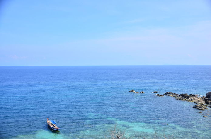 Imagen de los exteriores del Hotel Sai Daeng Resort. Foto 8