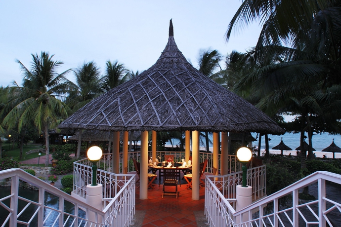 Imagen del bar/restaurante del Hotel Sai Gon Mui Ne Resort. Foto 1