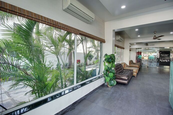 Imagen de los interiores del Hotel Sai Miracle. Foto 38