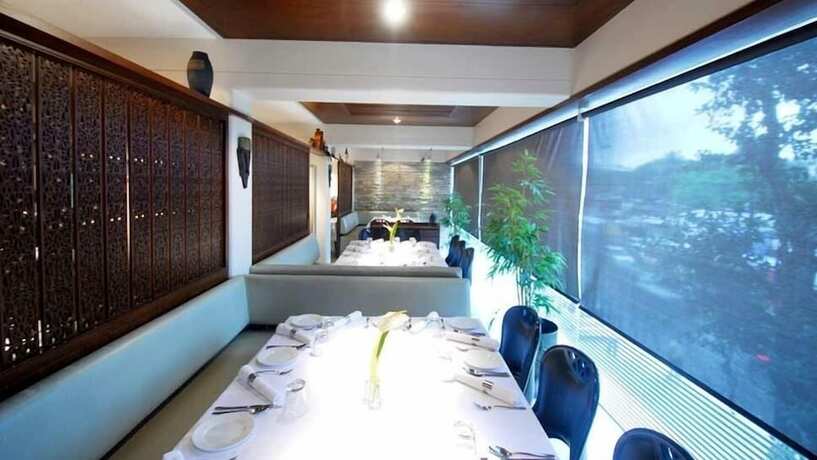 Imagen del bar/restaurante del Hotel Sai Palace. Foto 7