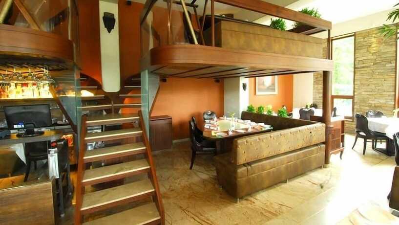 Imagen del bar/restaurante del Hotel Sai Palace. Foto 10