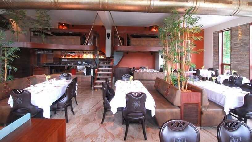 Imagen del bar/restaurante del Hotel Sai Palace. Foto 12