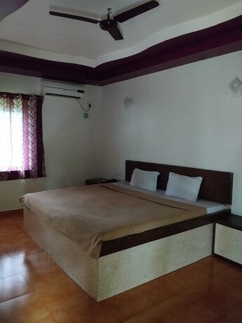 Imagen de la habitación del Hotel Sai Plaza. Foto 13