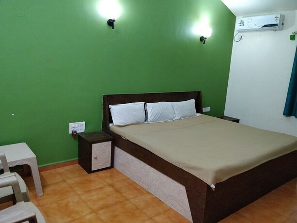 Imagen de la habitación del Hotel Sai Plaza. Foto 17