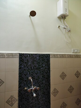 Imagen de la habitación del Hotel Sai Plaza. Foto 18