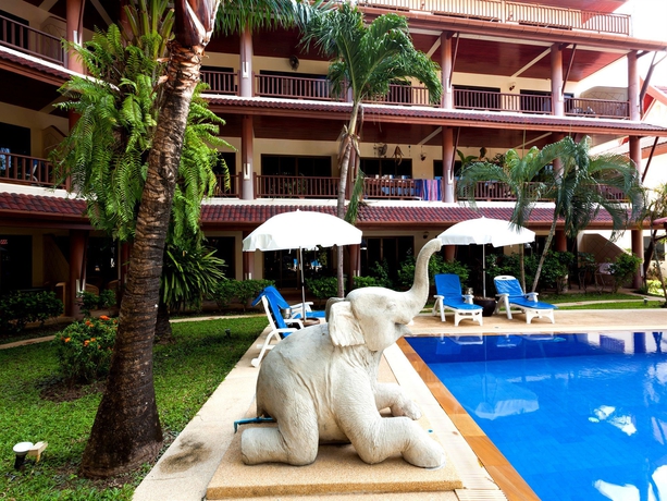 Imagen de la piscina del Hotel Sai Rougn Residence. Foto 15