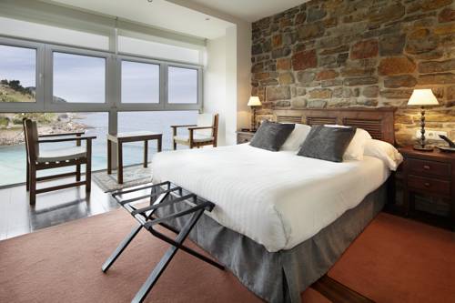 Imagen de la habitación del Hotel Saiaz Getaria Hotela. Foto 2