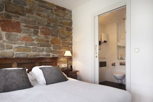 Imagen de la habitación del Hotel Saiaz Getaria Hotela. Foto 3