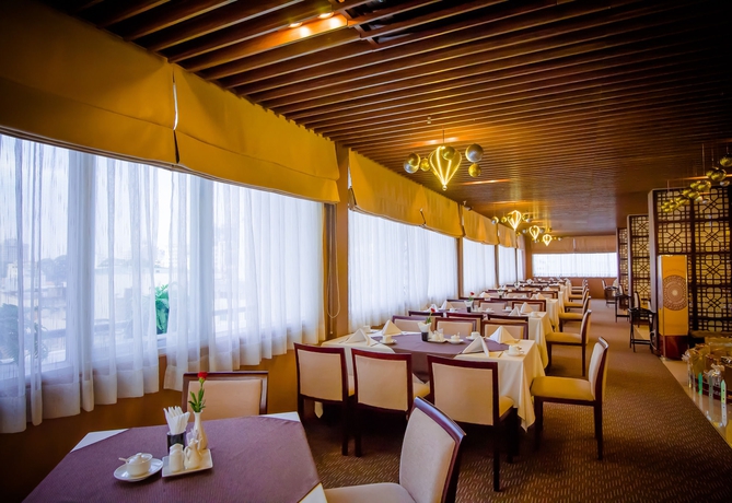 Imagen del bar/restaurante del Hotel Saigon. Foto 8