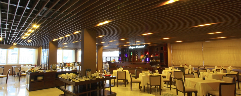 Imagen del bar/restaurante del Hotel Saigon. Foto 9