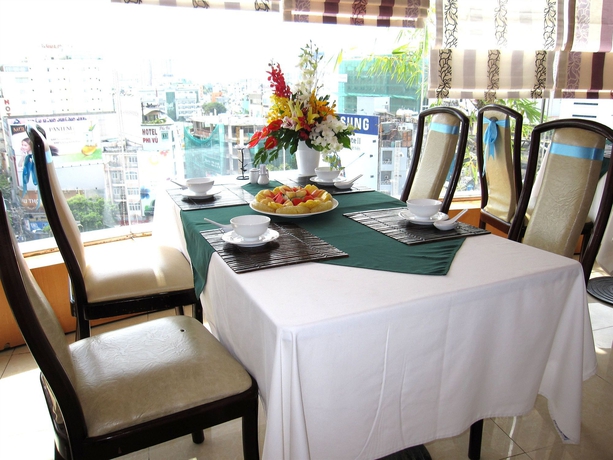 Imagen del bar/restaurante del Hotel Saigon Royal. Foto 1