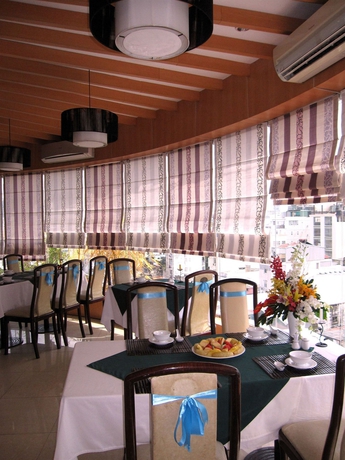 Imagen del bar/restaurante del Hotel Saigon Royal. Foto 2