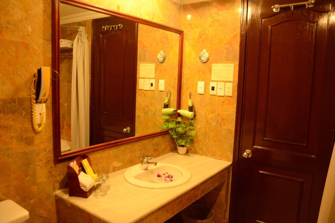 Imagen de la habitación del Hotel Saigontourane. Foto 9