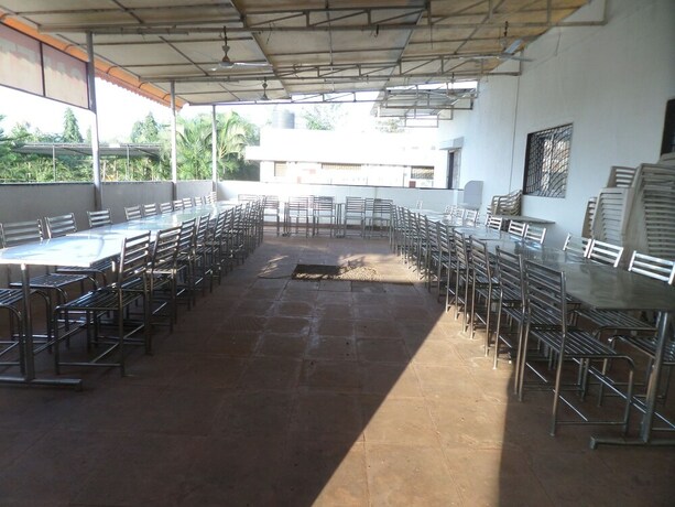 Imagen del bar/restaurante del Hotel Saikrupa. Foto 17