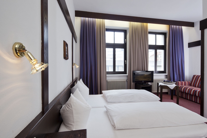 Imagen de la habitación del Hotel Sailer. Foto 10