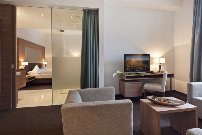 Imagen de los interiores del Hotel Sailer. Foto 16