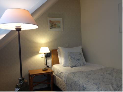 Imagen de la habitación del Hotel Saillant Brull. Foto 15