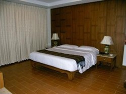 Imagen de la habitación del Hotel Sailom Resort Bangsaphan. Foto 6