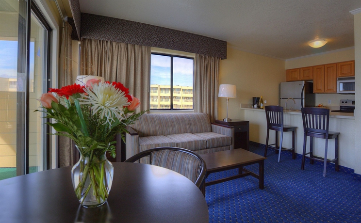 Imagen de los interiores del Hotel Sailport Waterfront Suites. Foto 12