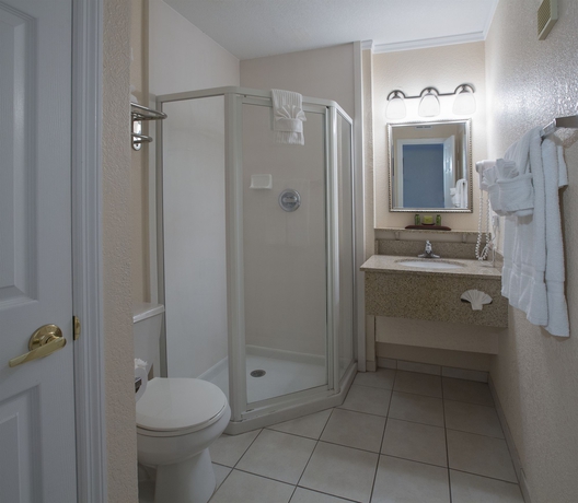 Imagen de la habitación del Hotel Sailport Waterfront Suites. Foto 5
