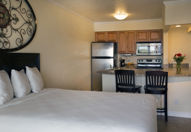 Imagen de la habitación del Hotel Sailport Waterfront Suites. Foto 6