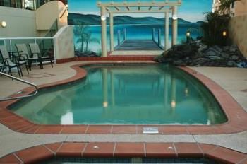 Imagen de la piscina del Hotel Sails Luxury Apartments, Forster. Foto 11