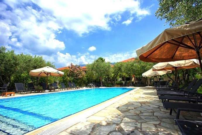 Imagen de la piscina del Hotel Saily Beach. Foto 20