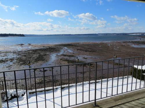 Imagen de la habitación del Hotel Saint Andrews Inn and Suites. Foto 10