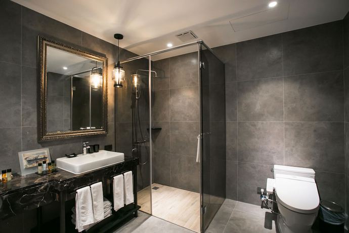 Imagen de la habitación del Hotel Saint Art Hotel. Foto 15