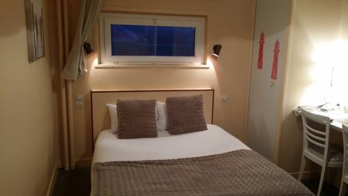 Imagen de la habitación del Hotel Saint Aubin. Foto 7