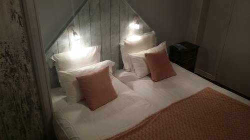 Imagen de la habitación del Hotel Saint Aubin. Foto 9