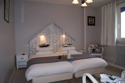 Imagen de la habitación del Hotel Saint Aubin. Foto 15