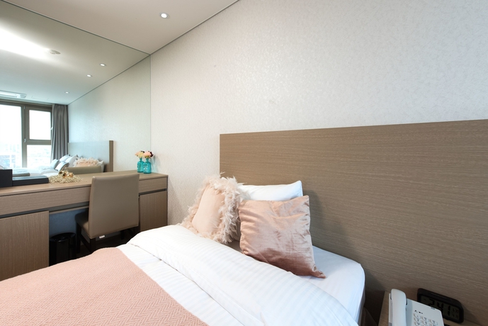 Imagen de la habitación del Hotel Saint Beach. Foto 15