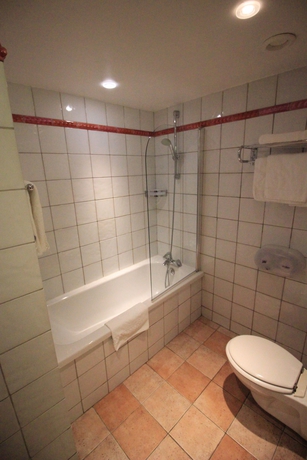 Imagen de la habitación del Hotel Saint Christophe, Aix en Provence. Foto 3