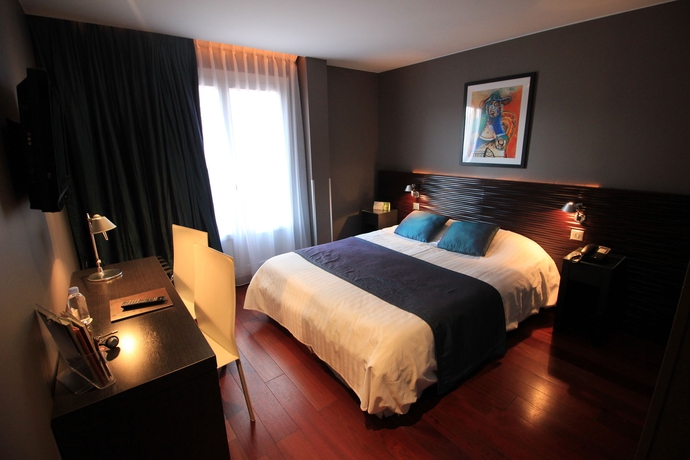 Imagen de la habitación del Hotel Saint Christophe, Aix en Provence. Foto 14