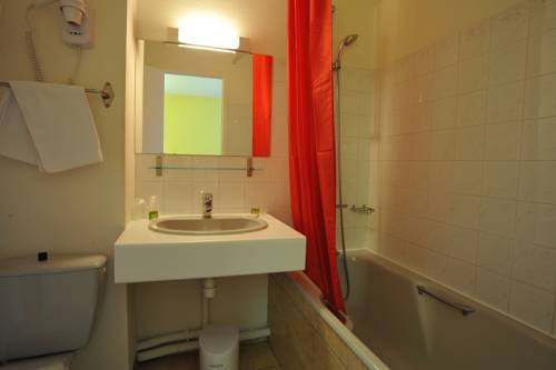 Imagen de la habitación del Hotel Saint Christophe, &Eacute;tretat. Foto 11