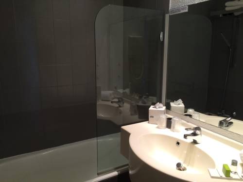 Imagen de la habitación del Hotel Saint Clair, La Grande Motte. Foto 7