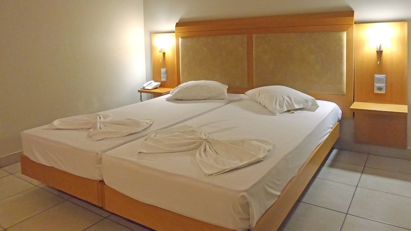 Imagen de la habitación del Hotel Saint Constantin. Foto 9