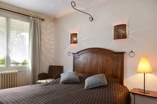 Imagen de la habitación del Hotel Saint Cyr. Foto 8