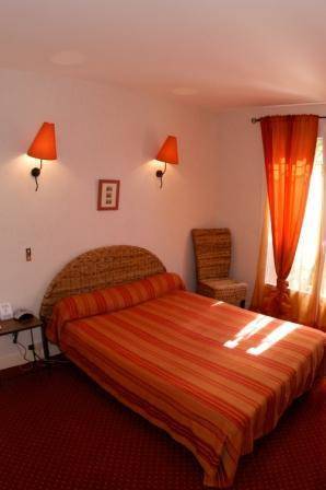 Imagen de la habitación del Hotel Saint Cyr. Foto 11