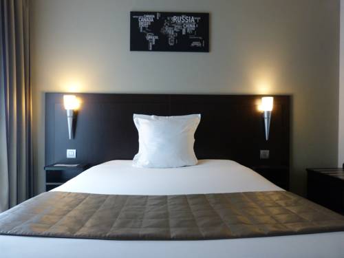 Imagen de la habitación del Hotel Saint Daniel, P&eacute;ruwelz. Foto 8