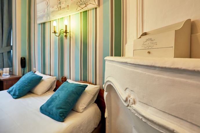 Imagen de la habitación del Hotel Saint Etienne. Foto 3