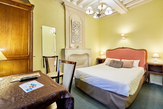 Imagen de la habitación del Hotel Saint Etienne. Foto 19