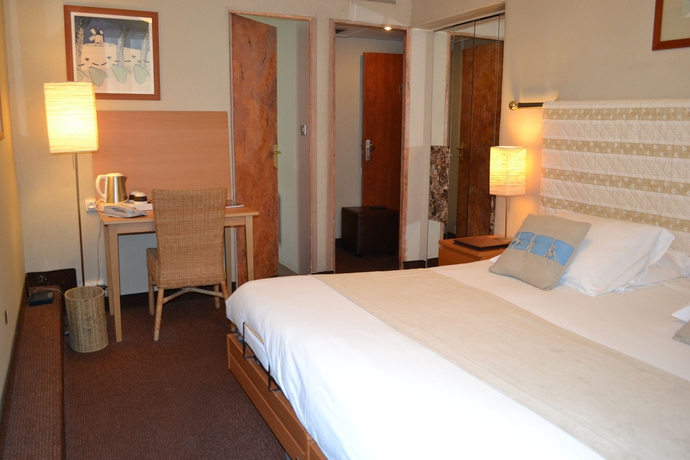 Imagen de la habitación del Hotel Saint Ferreol. Foto 9