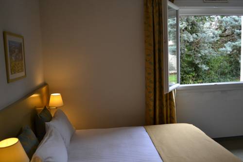 Imagen de la habitación del Hotel Saint Geniès. Foto 4