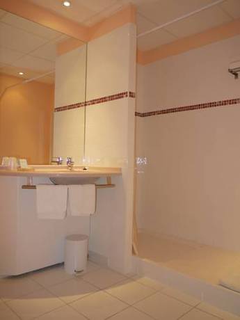 Imagen de la habitación del Hotel Saint Geniès. Foto 9